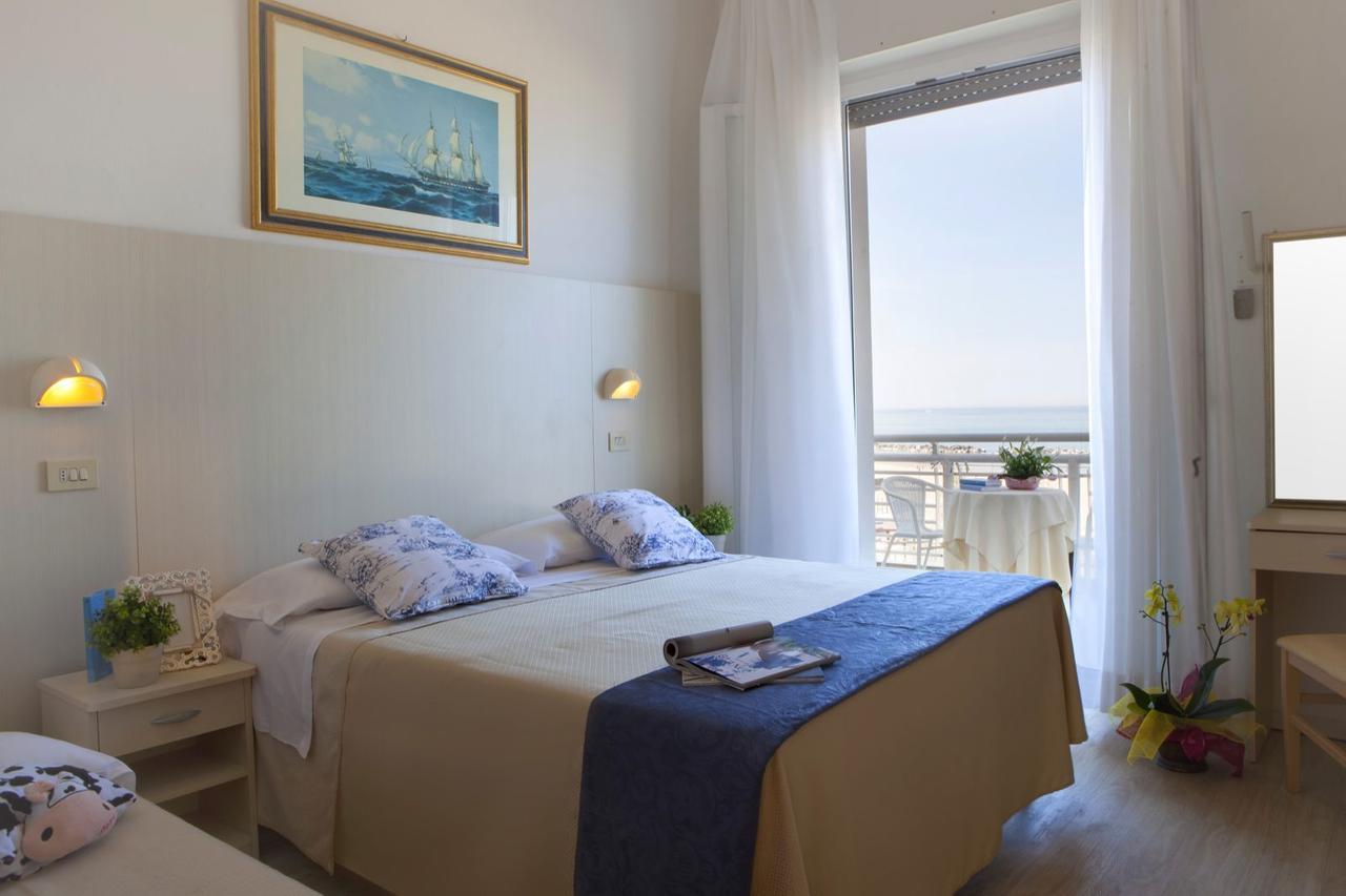 Hotel Lungomare كاتوليكا المظهر الخارجي الصورة