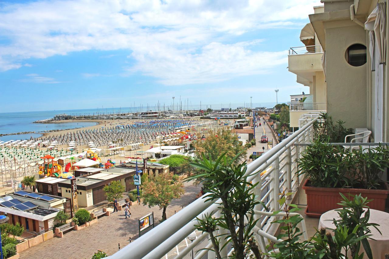 Hotel Lungomare كاتوليكا المظهر الخارجي الصورة